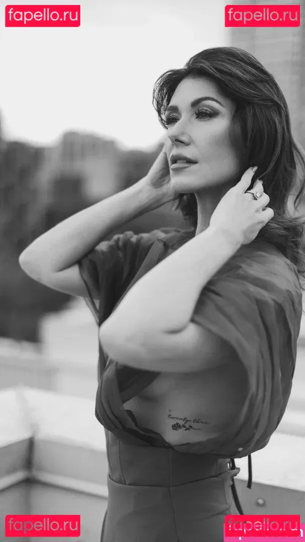 Jewel Staite Onlyfans Photo Gallery 