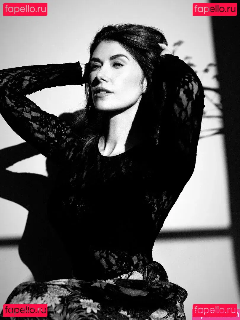 Jewel Staite Onlyfans Photo Gallery 