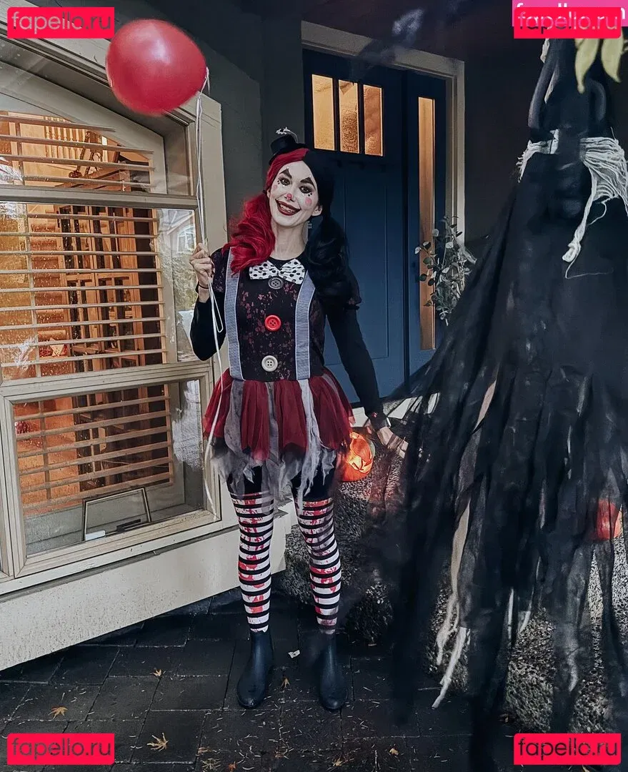 Jewel Staite Onlyfans Photo Gallery 