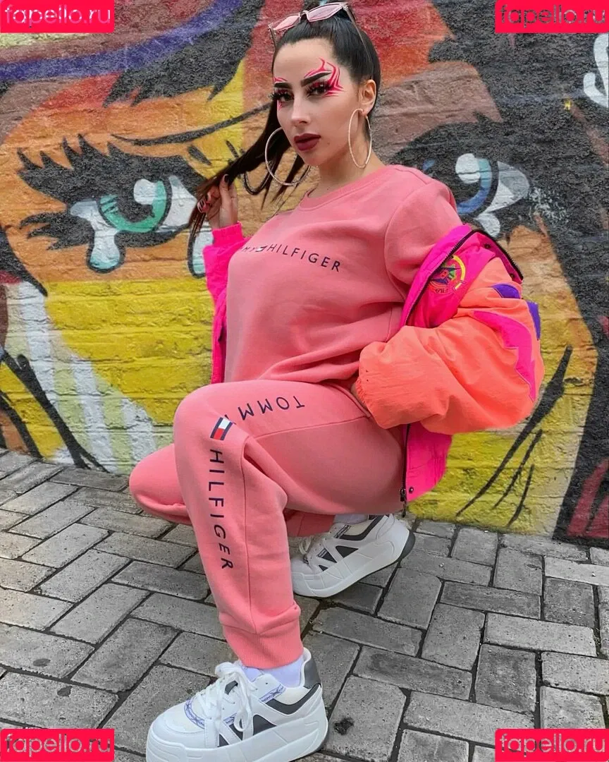 Vai Monroe Onlyfans Photo Gallery 