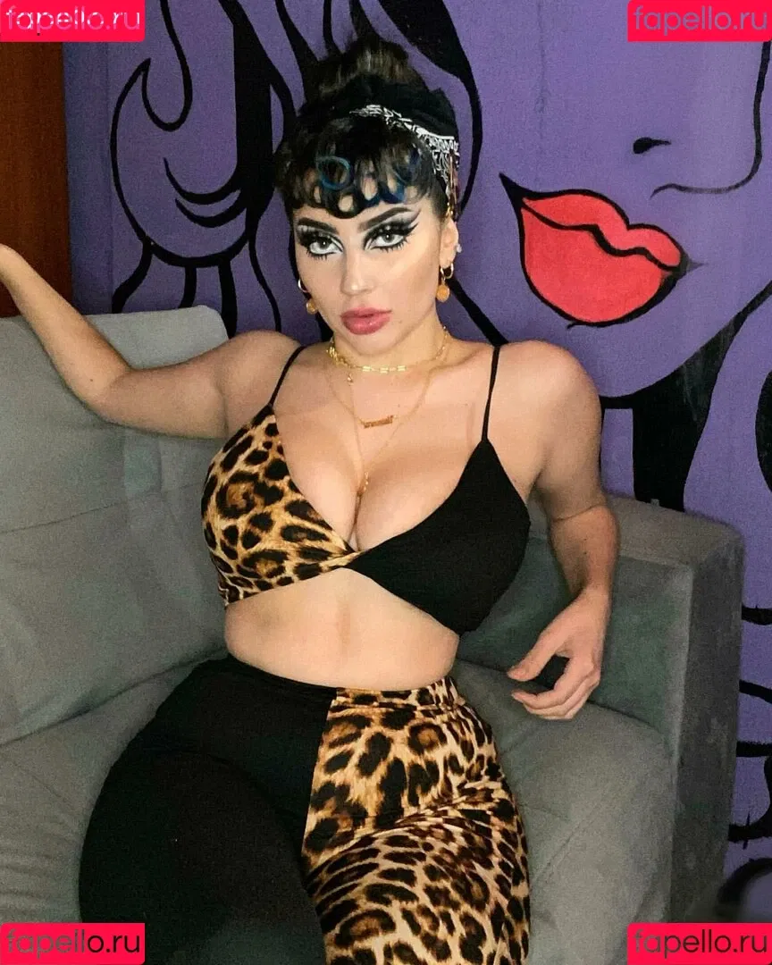 Vai Monroe Onlyfans Photo Gallery 