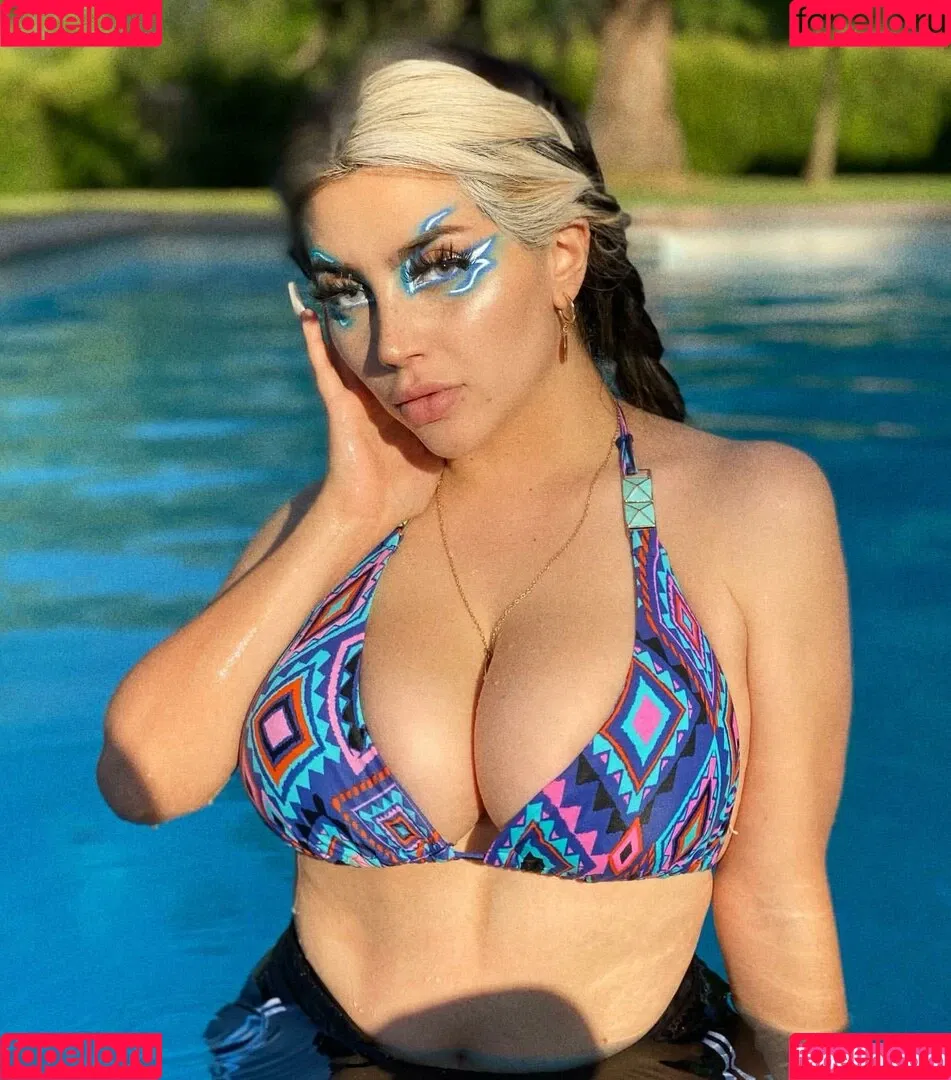 Vai Monroe Onlyfans Photo Gallery 
