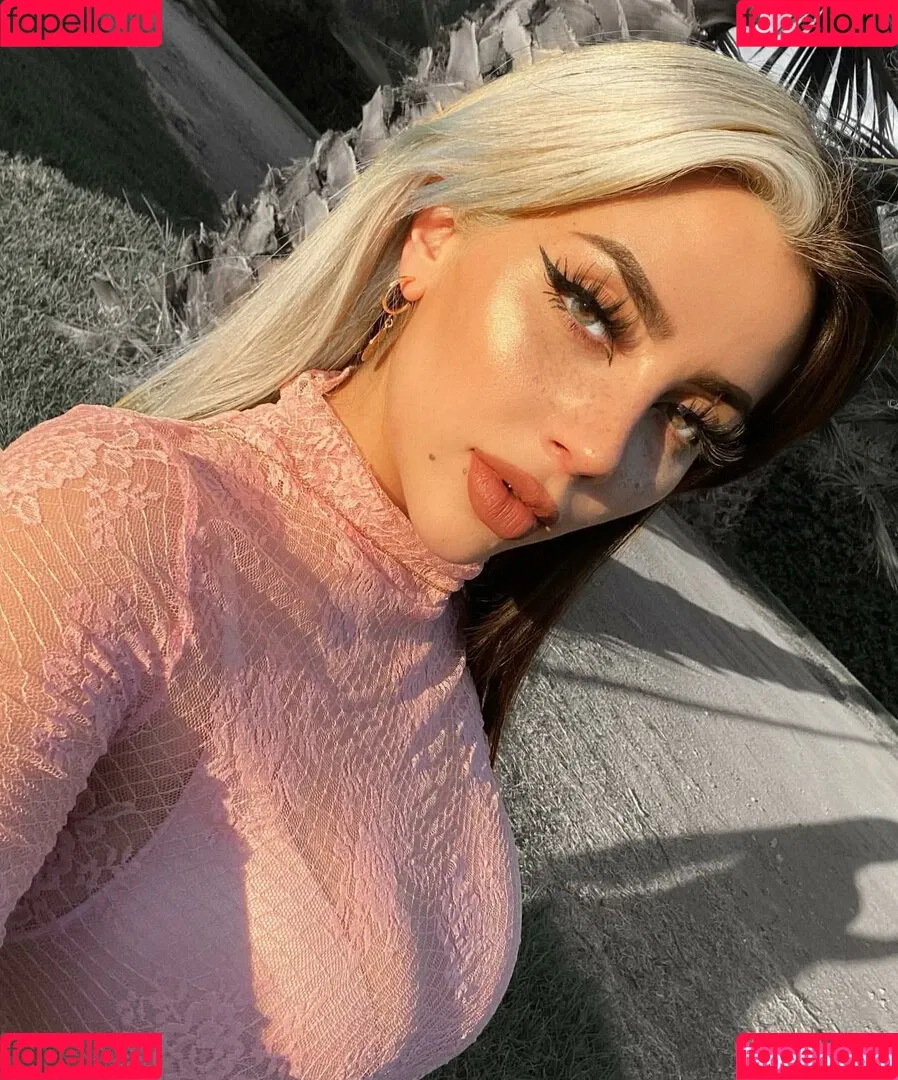 Vai Monroe Onlyfans Photo Gallery 