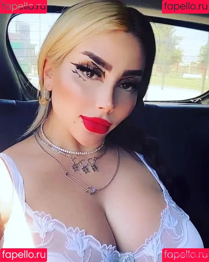 Vai Monroe Onlyfans Photo Gallery 