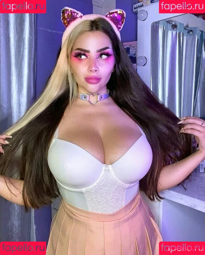 Vai Monroe Onlyfans Photo Gallery 