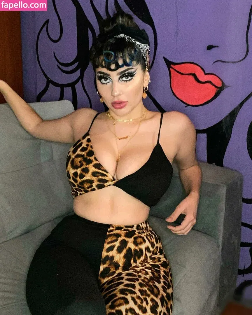 Vai Monroe Onlyfans Photo Gallery 