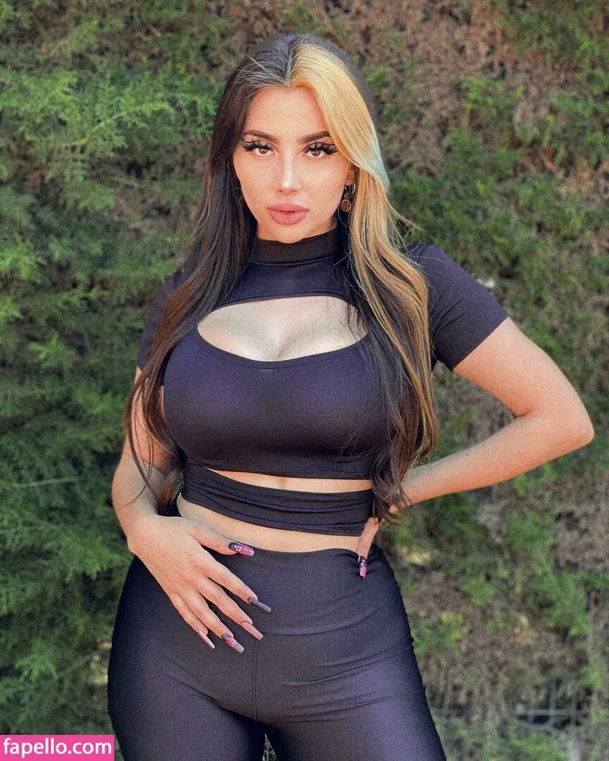 Vai Monroe Onlyfans Photo Gallery 