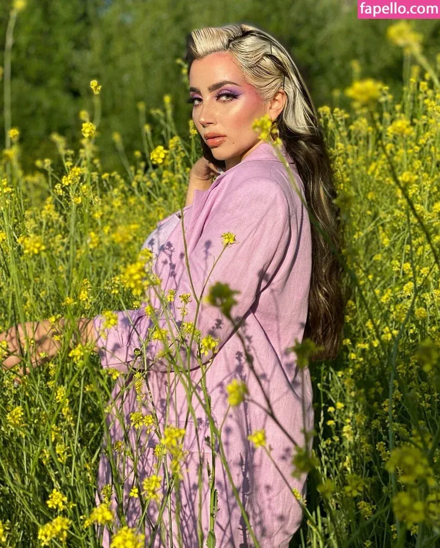 Vai Monroe Onlyfans Photo Gallery 