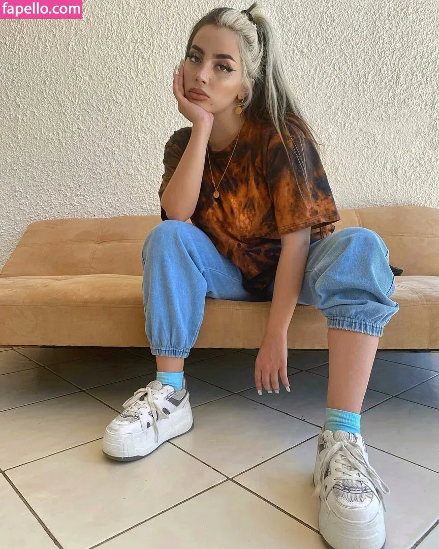 Vai Monroe Onlyfans Photo Gallery 