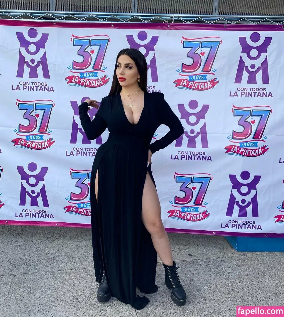 Vai Monroe Onlyfans Photo Gallery 