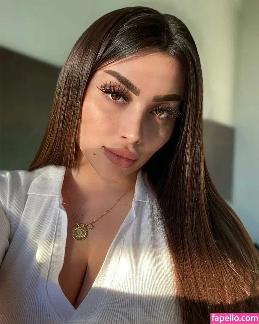 Vai Monroe Onlyfans Photo Gallery 