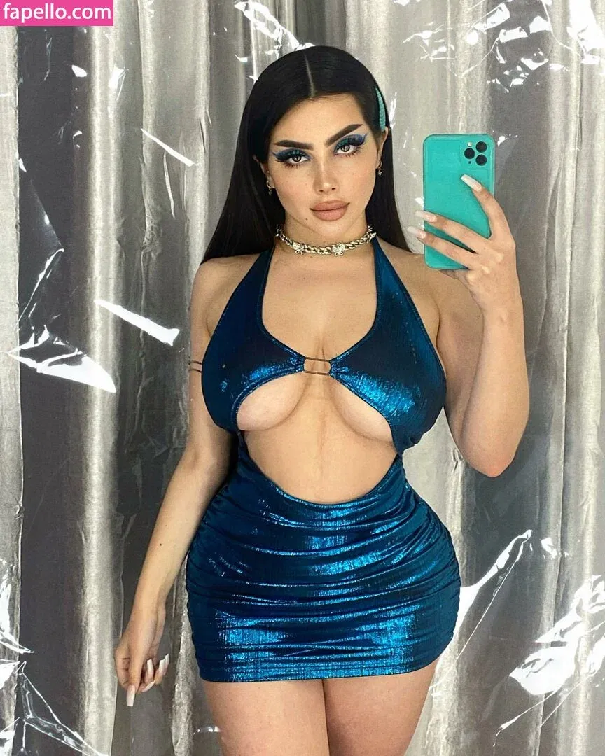 Vai Monroe Onlyfans Photo Gallery 