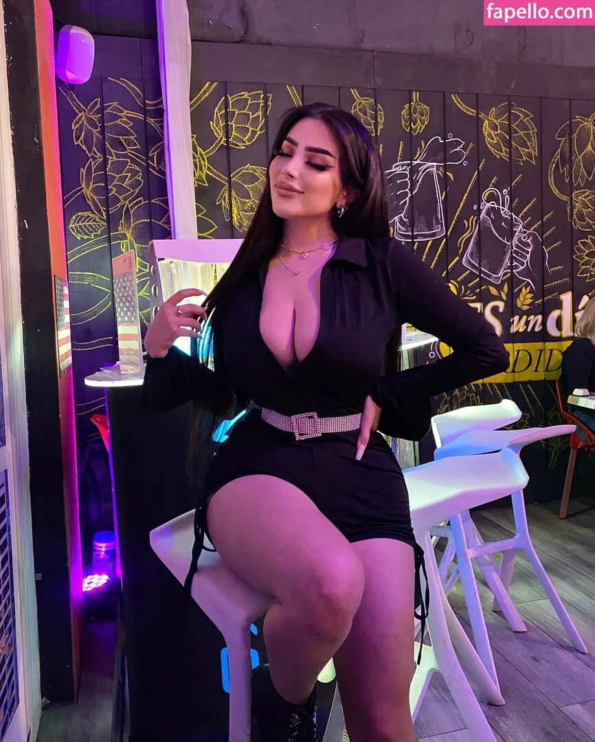 Vai Monroe Onlyfans Photo Gallery 