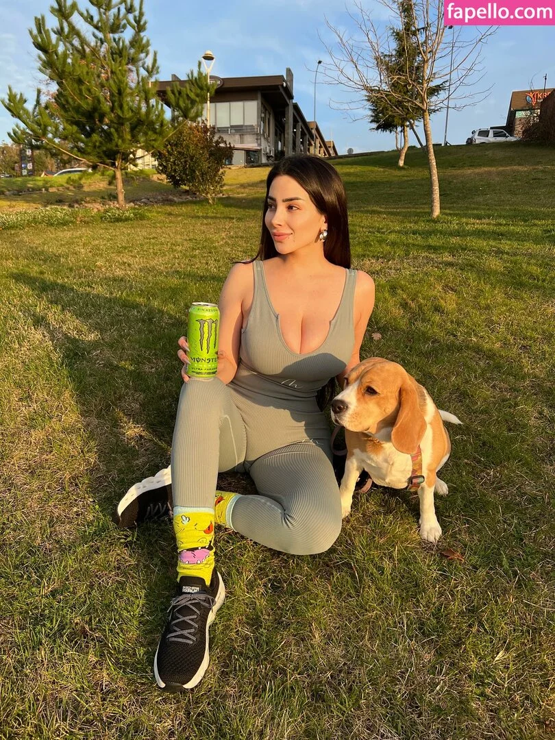 Vai Monroe Onlyfans Photo Gallery 