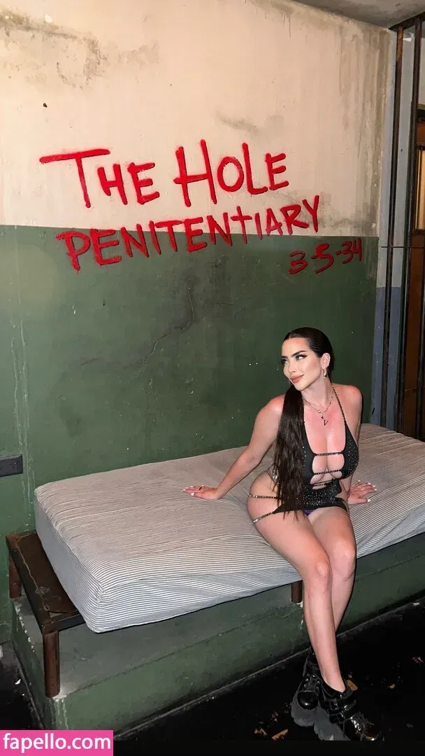 Vai Monroe Onlyfans Photo Gallery 