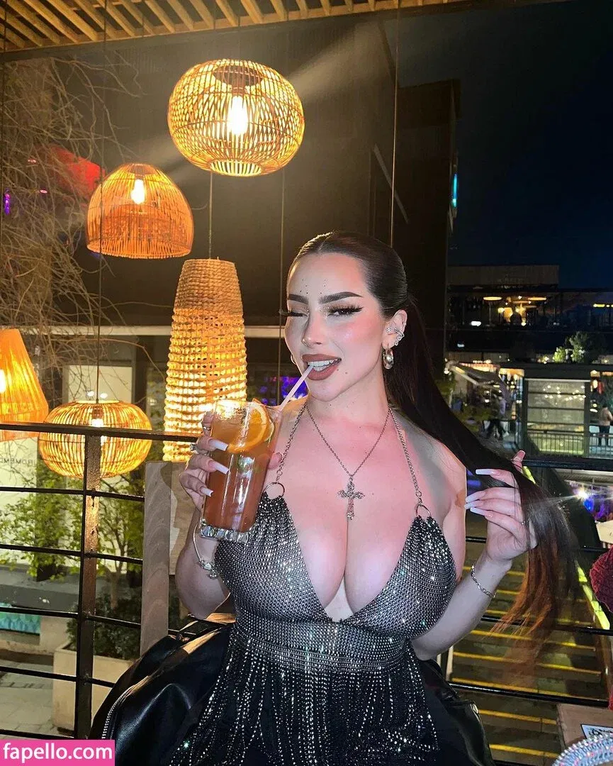 Vai Monroe Onlyfans Photo Gallery 