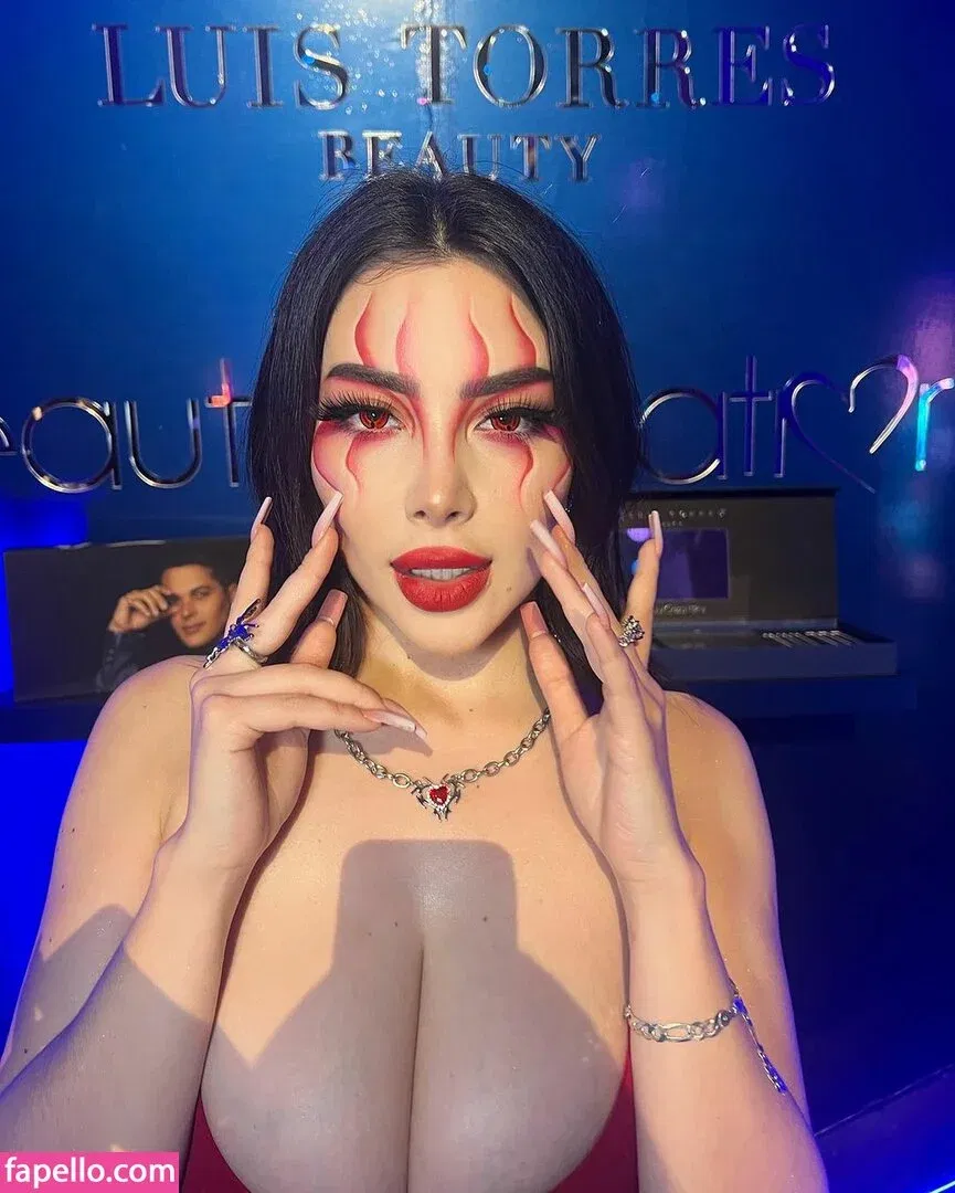 Vai Monroe Onlyfans Photo Gallery 