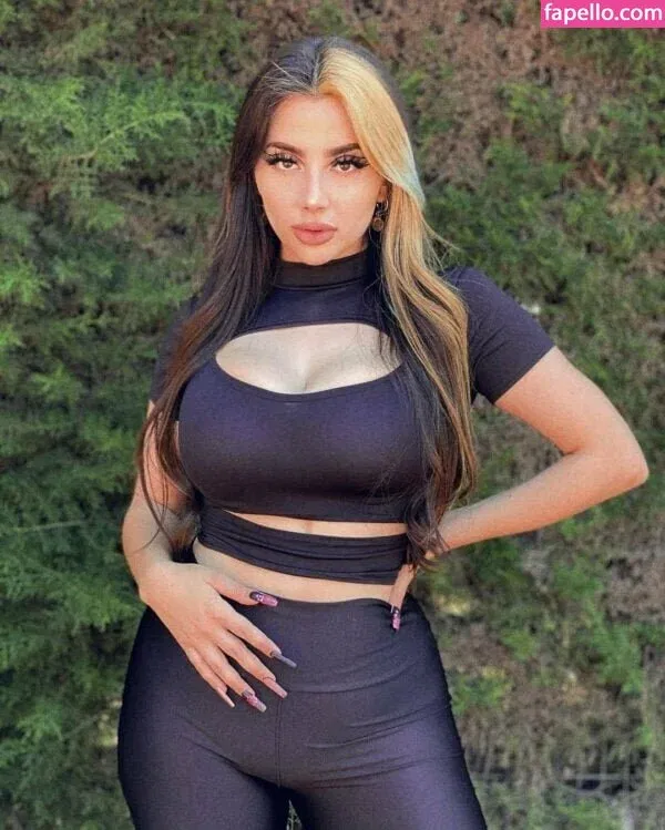 Vai Monroe Onlyfans Photo Gallery 