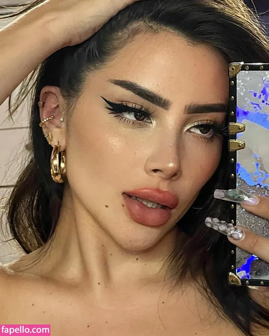 Vai Monroe Onlyfans Photo Gallery 