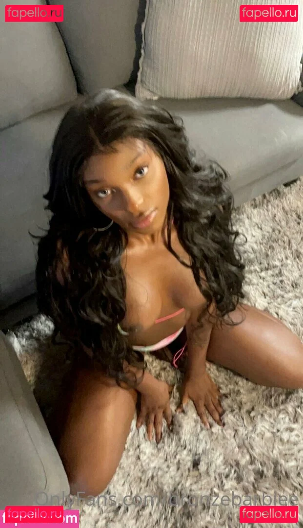 bronzebarbie2 Onlyfans Photo Gallery 