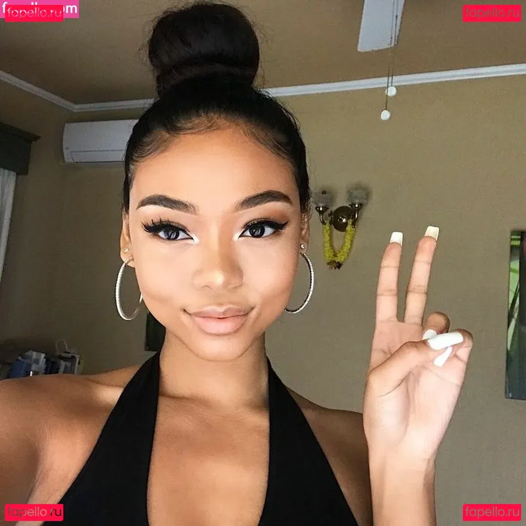 Stephanie Hikaru Onlyfans Photo Gallery 