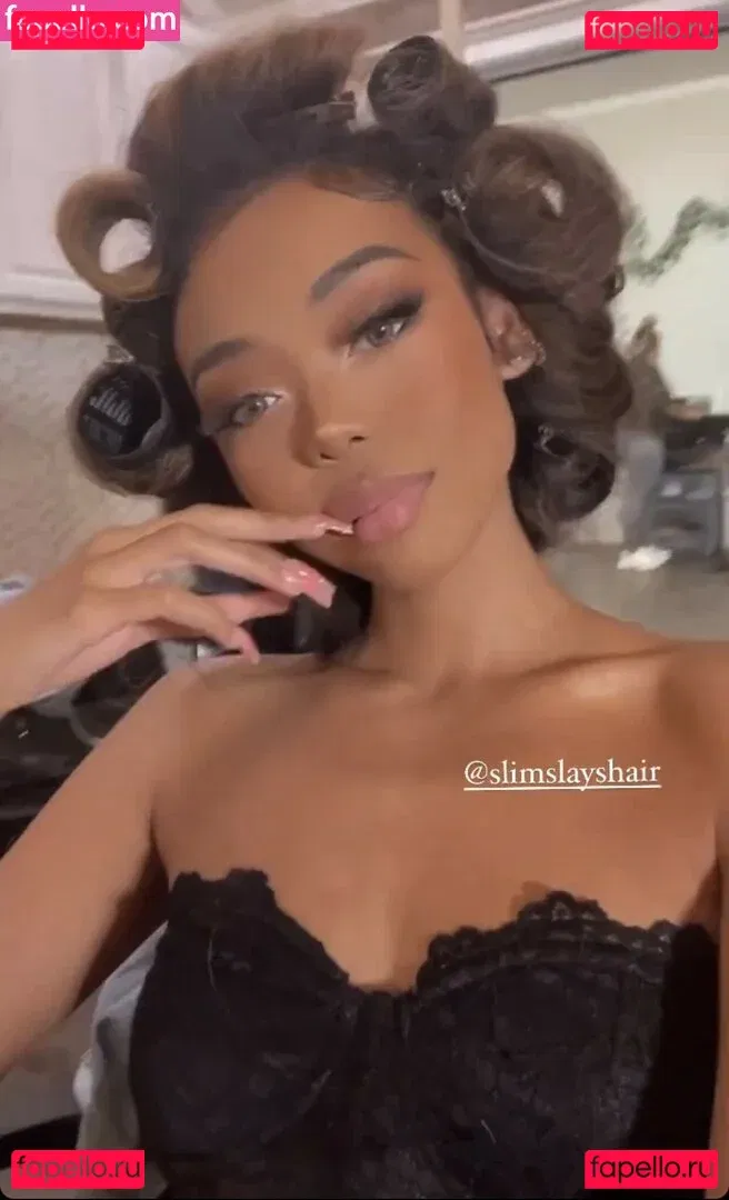 Stephanie Hikaru Onlyfans Photo Gallery 