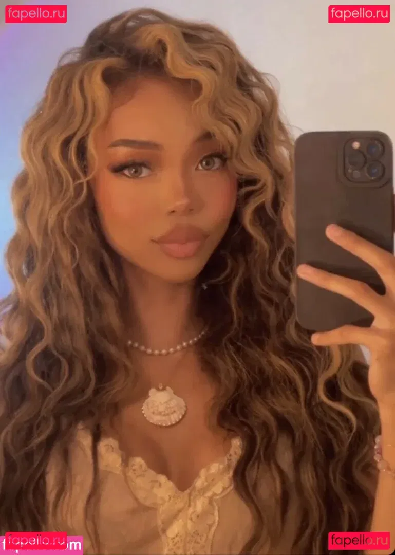 Stephanie Hikaru Onlyfans Photo Gallery 