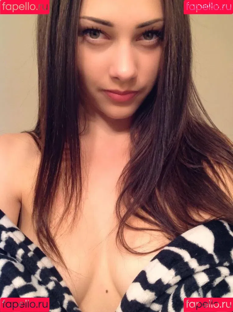AvariRain Onlyfans Photo Gallery 