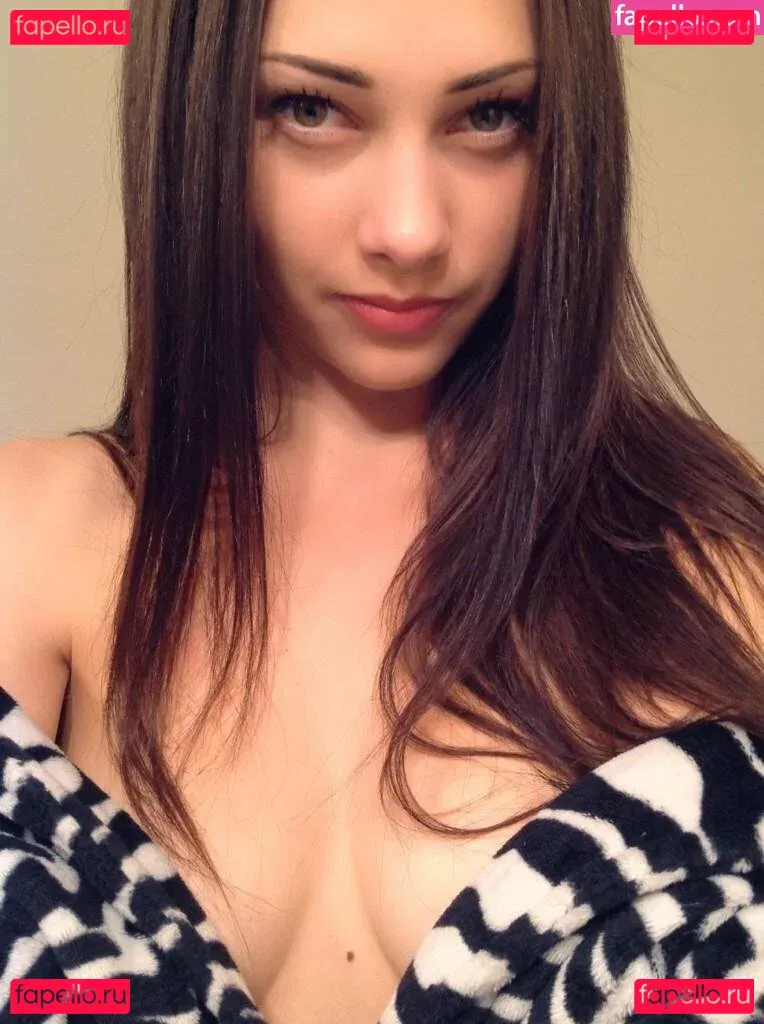 AvariRain Onlyfans Photo Gallery 