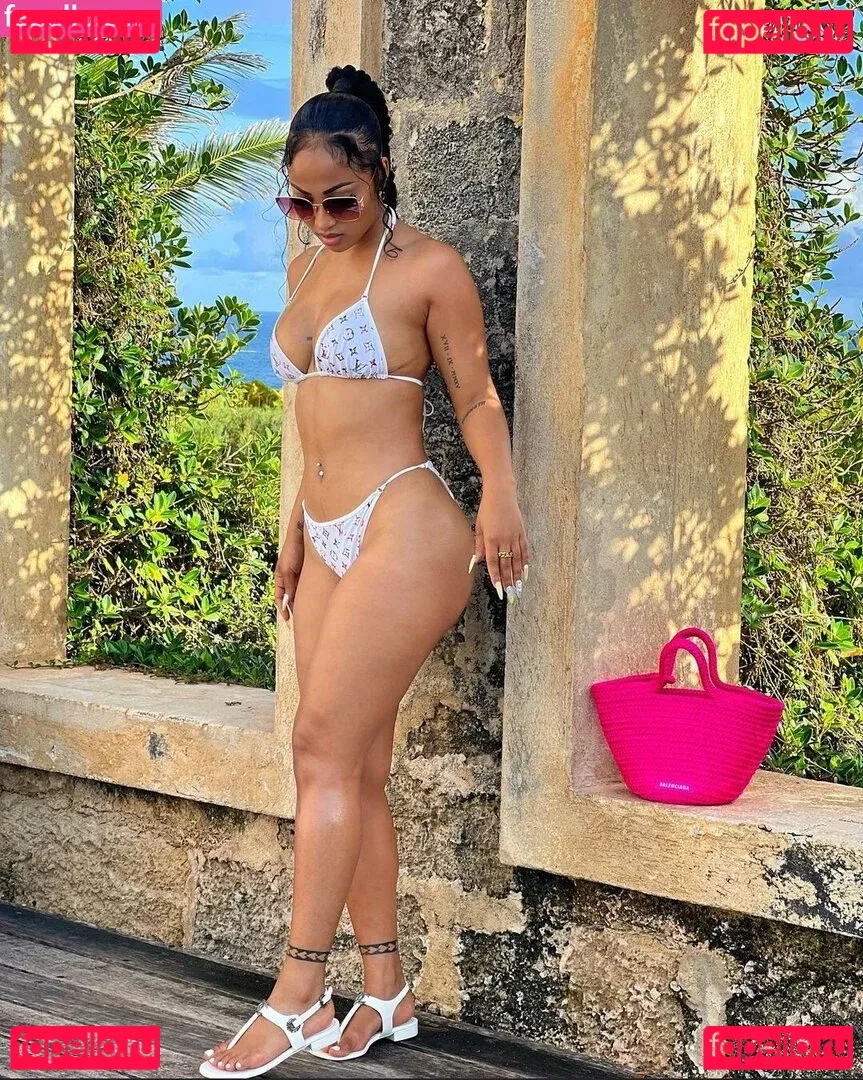 Shenseea Onlyfans Photo Gallery 