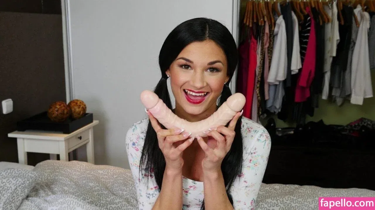 Evy Rosas Onlyfans Photo Gallery 