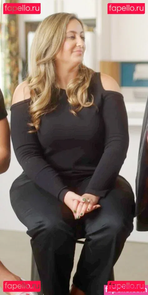 Nicole Enayati Onlyfans Photo Gallery 