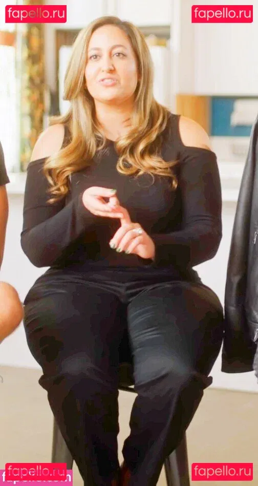 Nicole Enayati Onlyfans Photo Gallery 