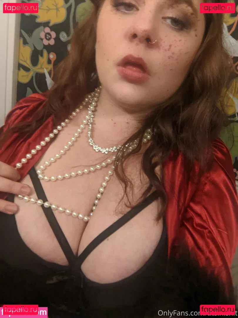 tits.n.shit Onlyfans Photo Gallery 