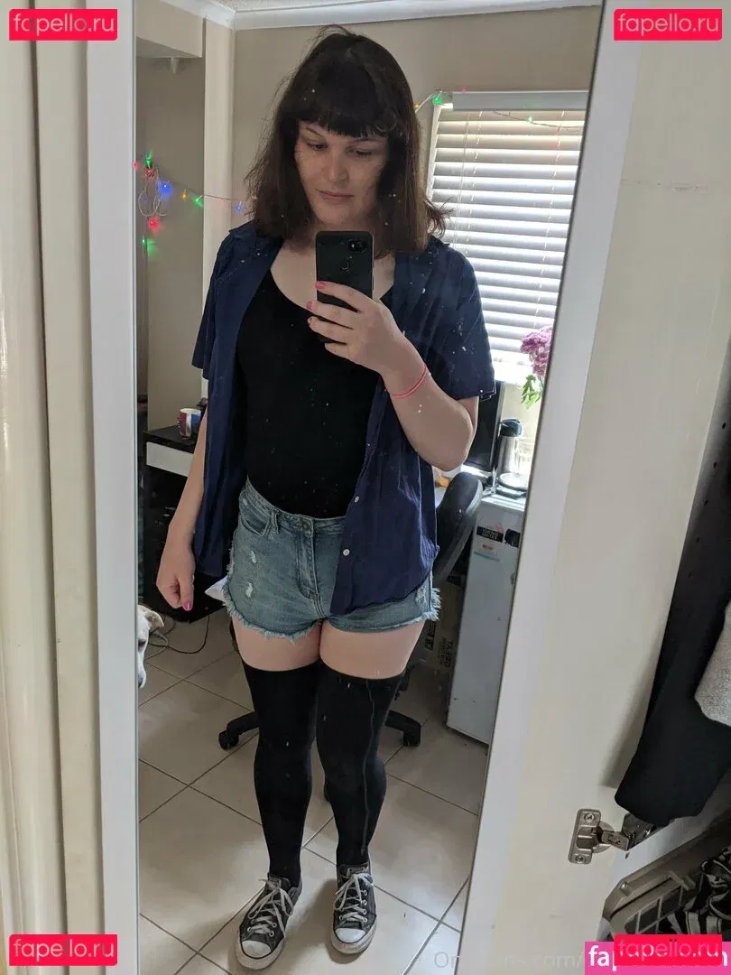 artemislunaaa Onlyfans Photo Gallery 