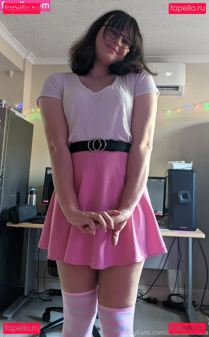 artemislunaaa Onlyfans Photo Gallery 