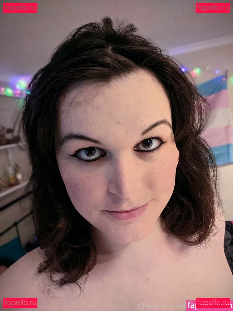 artemislunaaa Onlyfans Photo Gallery 