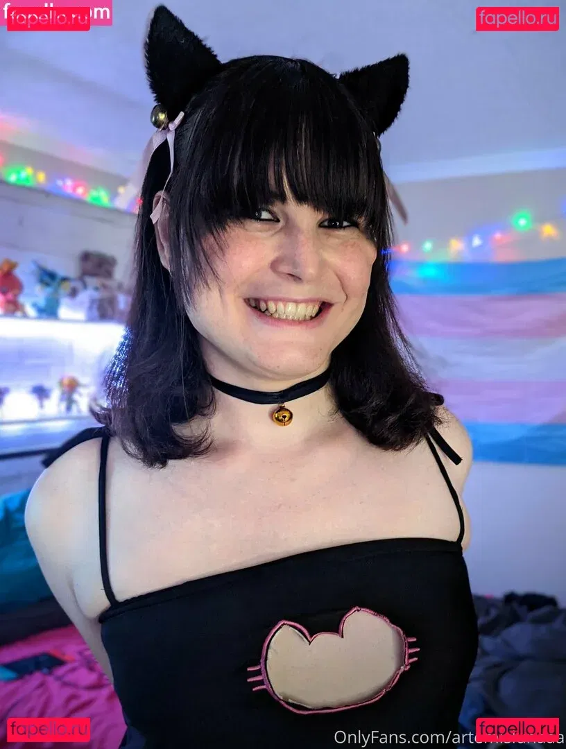 artemislunaaa Onlyfans Photo Gallery 