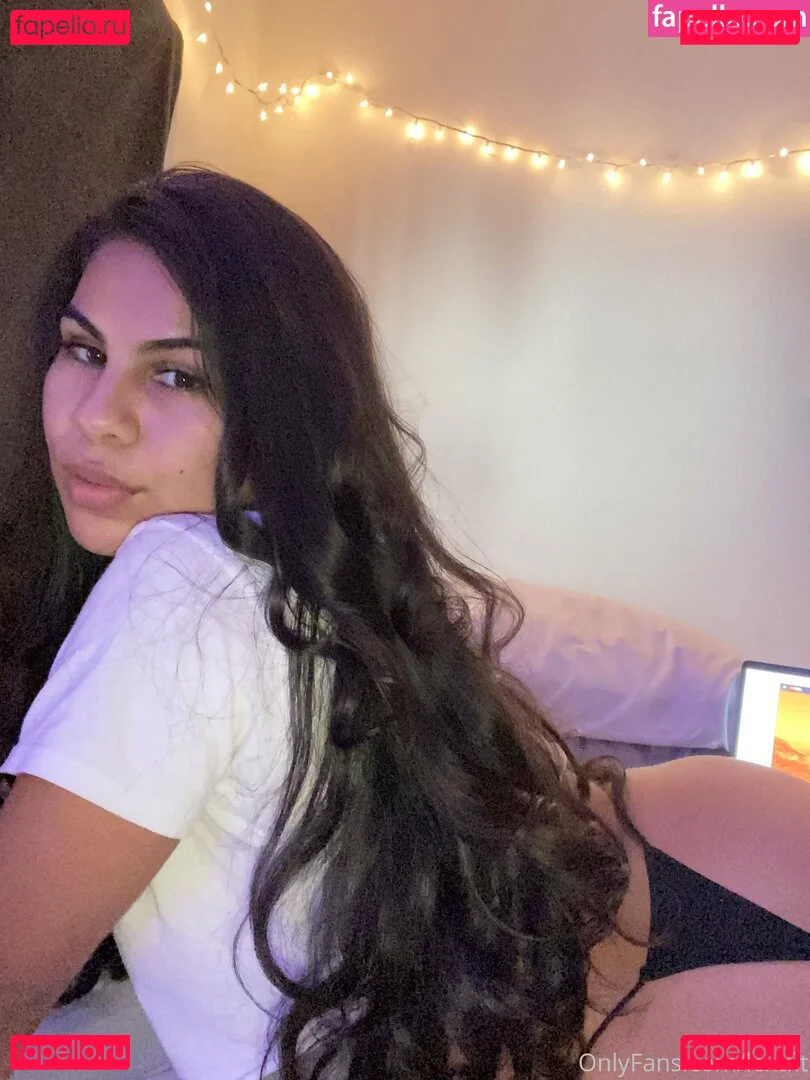 alexisbtelles Onlyfans Photo Gallery 