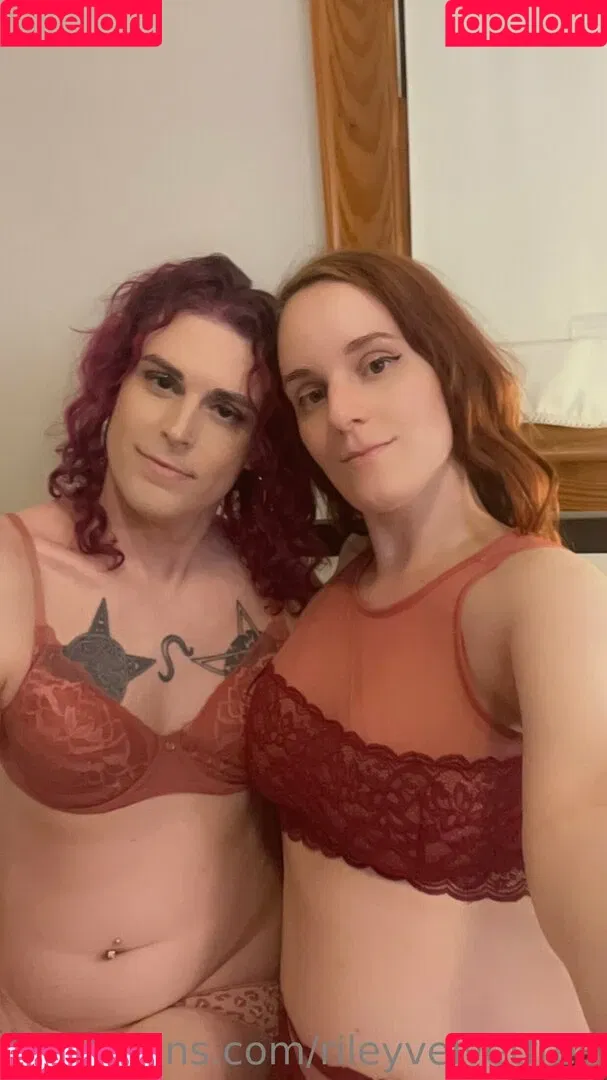 rileyvelvetfree Onlyfans Photo Gallery 