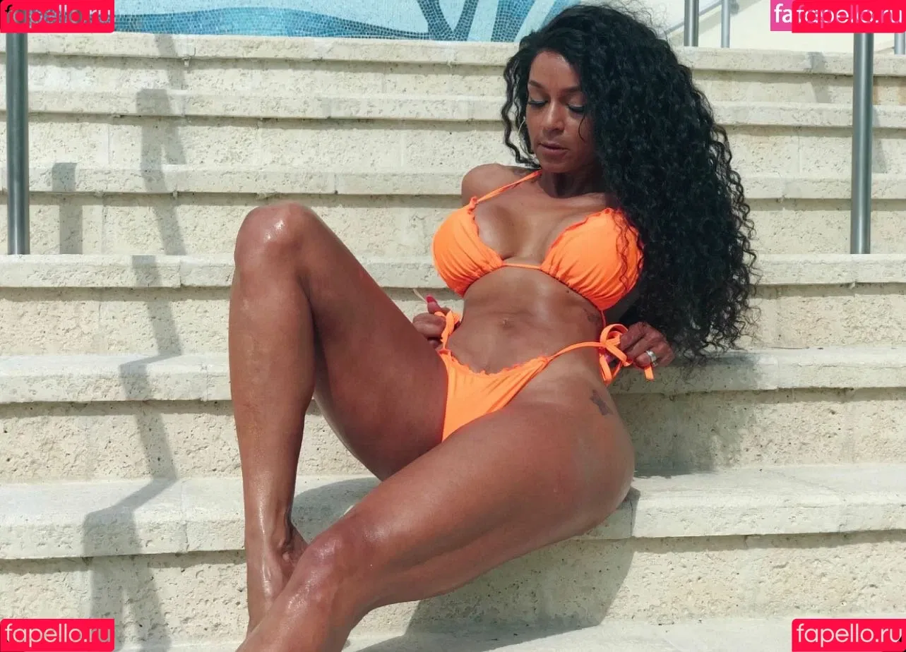 theredsonya Onlyfans Photo Gallery 