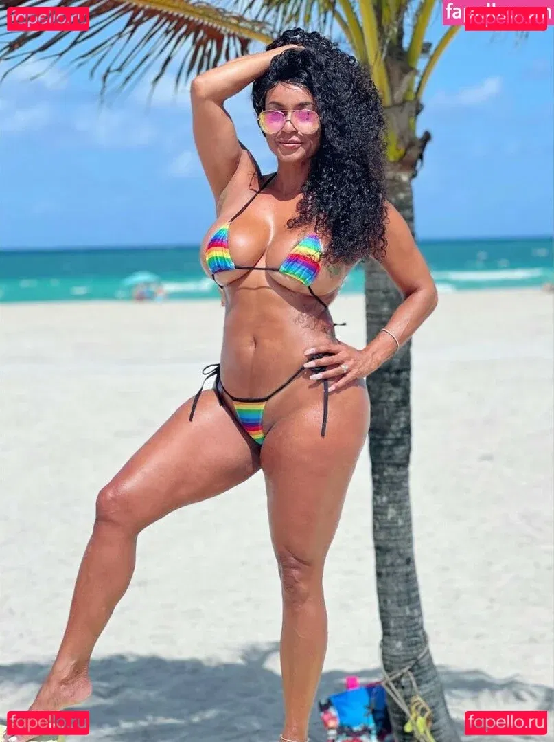 theredsonya Onlyfans Photo Gallery 