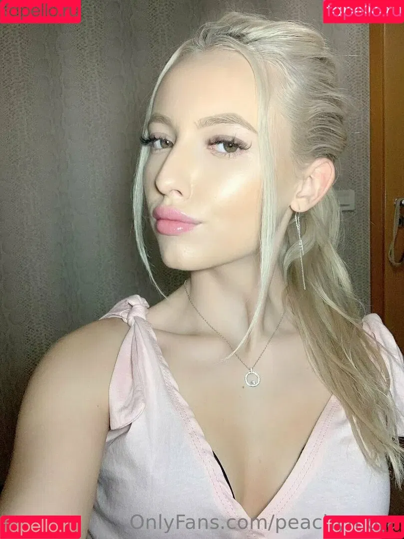peachymora Onlyfans Photo Gallery 
