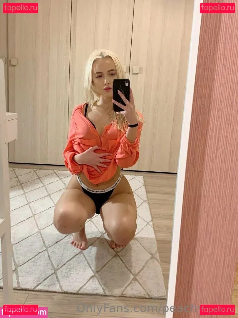 peachymora Onlyfans Photo Gallery 