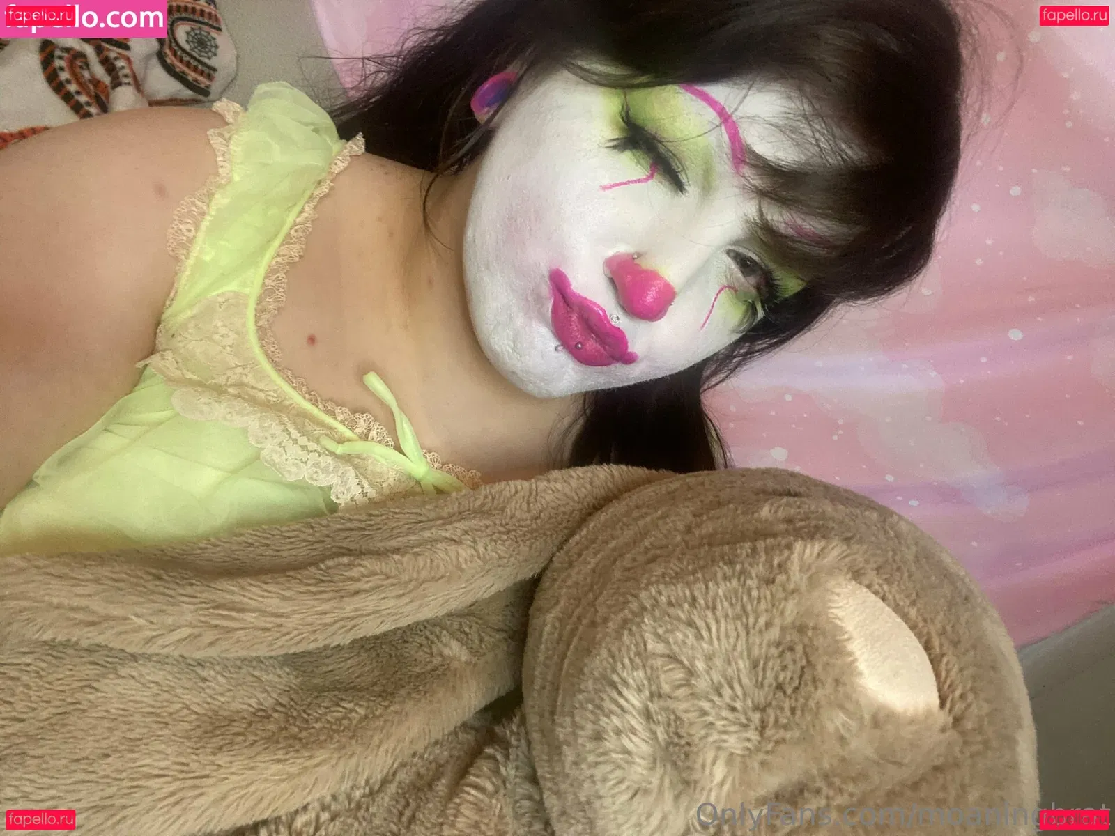 moaningbrat Onlyfans Photo Gallery 