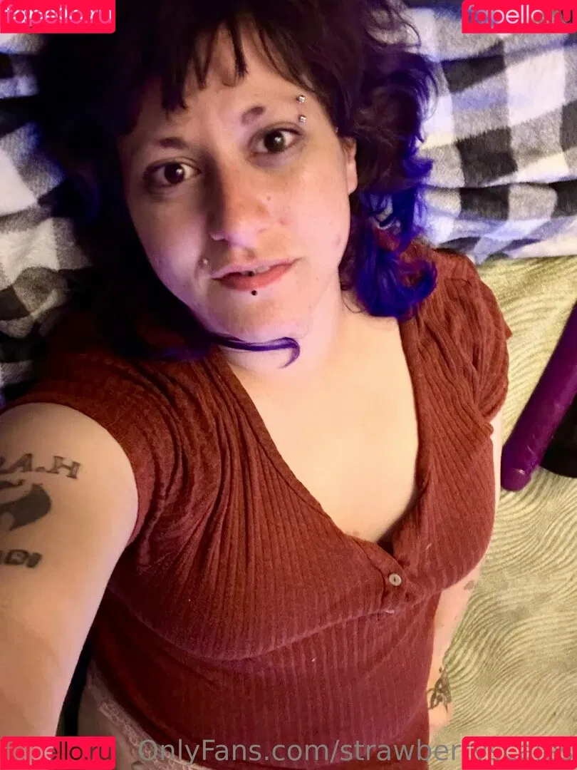 strawberryscales Onlyfans Photo Gallery 