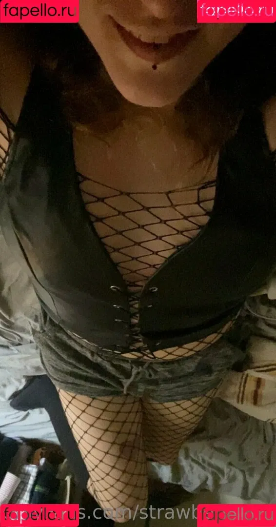 strawberryscales Onlyfans Photo Gallery 