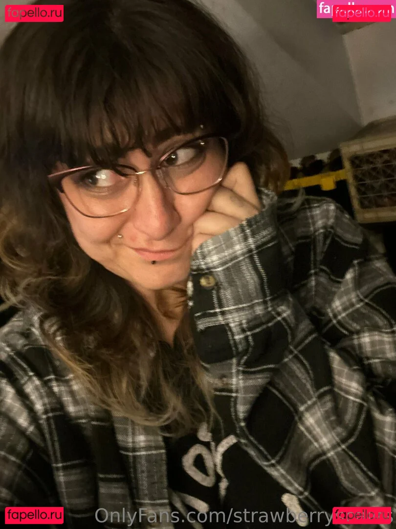 strawberryscales Onlyfans Photo Gallery 