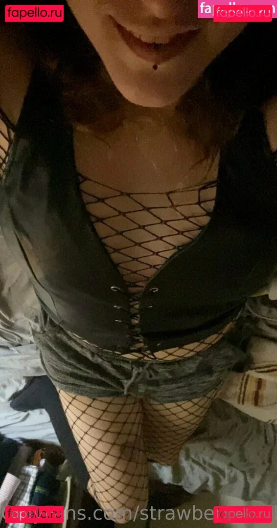 strawberryscales Onlyfans Photo Gallery 