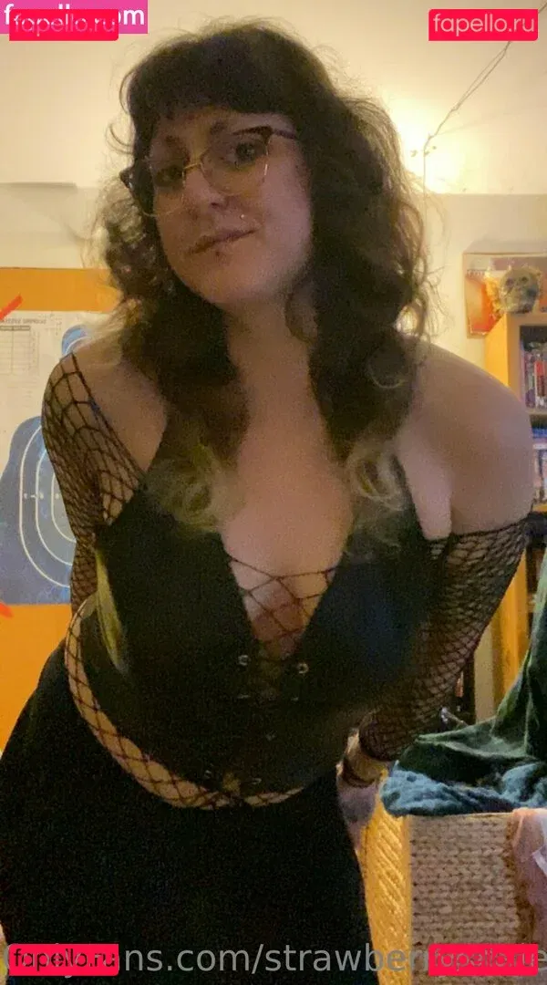 strawberryscales Onlyfans Photo Gallery 